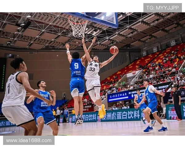 2020年深圳男篮与广东男篮激战回顾及精彩瞬间分析